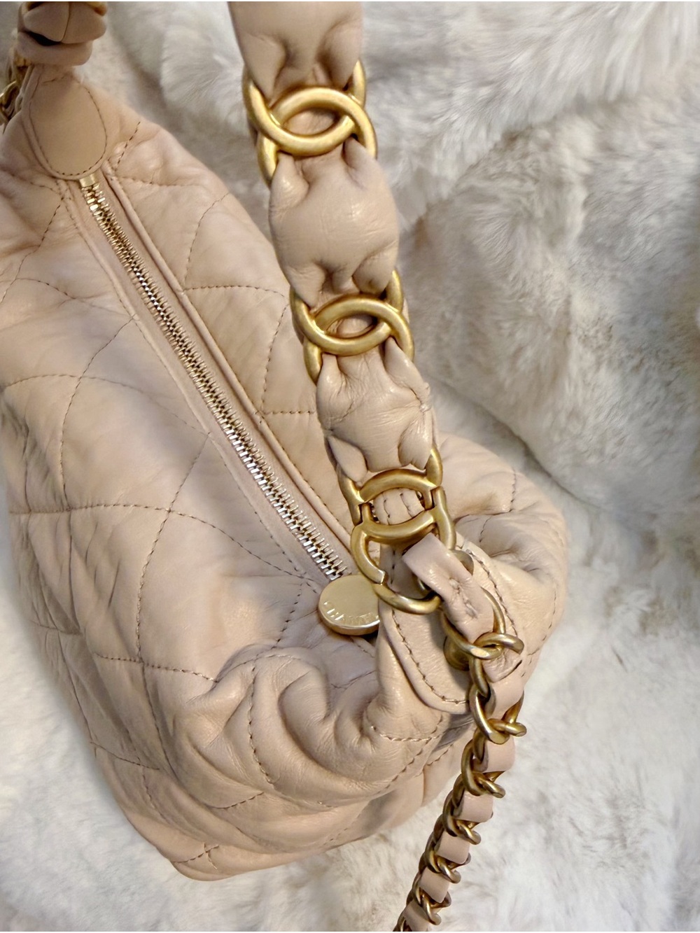 Chanel Quilted Beige Chain-Handle Shoulder Hobo Bag - Picture 4 of 11